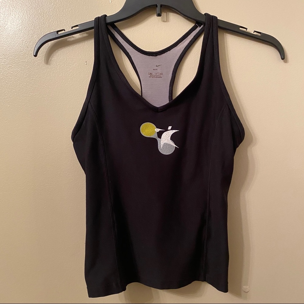 Nike‎ - Picture 3 of 5